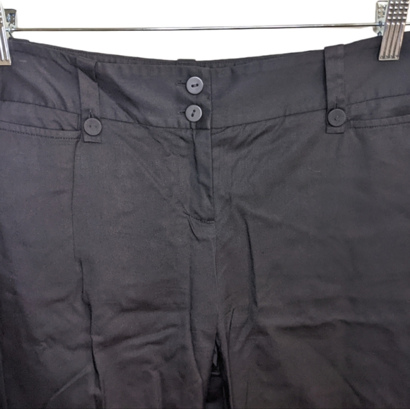Ann Taylor LOFT Petites Black Capri Pants, Size 4P 🖤👖 - Picture 4 of 7